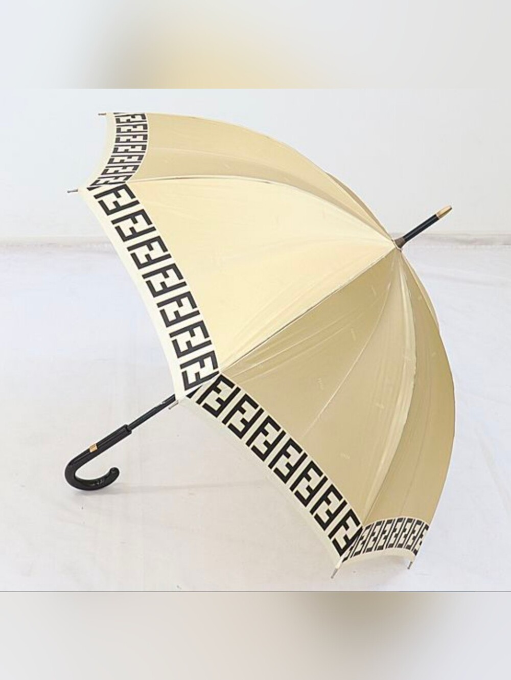 🔥 Fendi Umbrella 🔥 - Picture 2 of 8